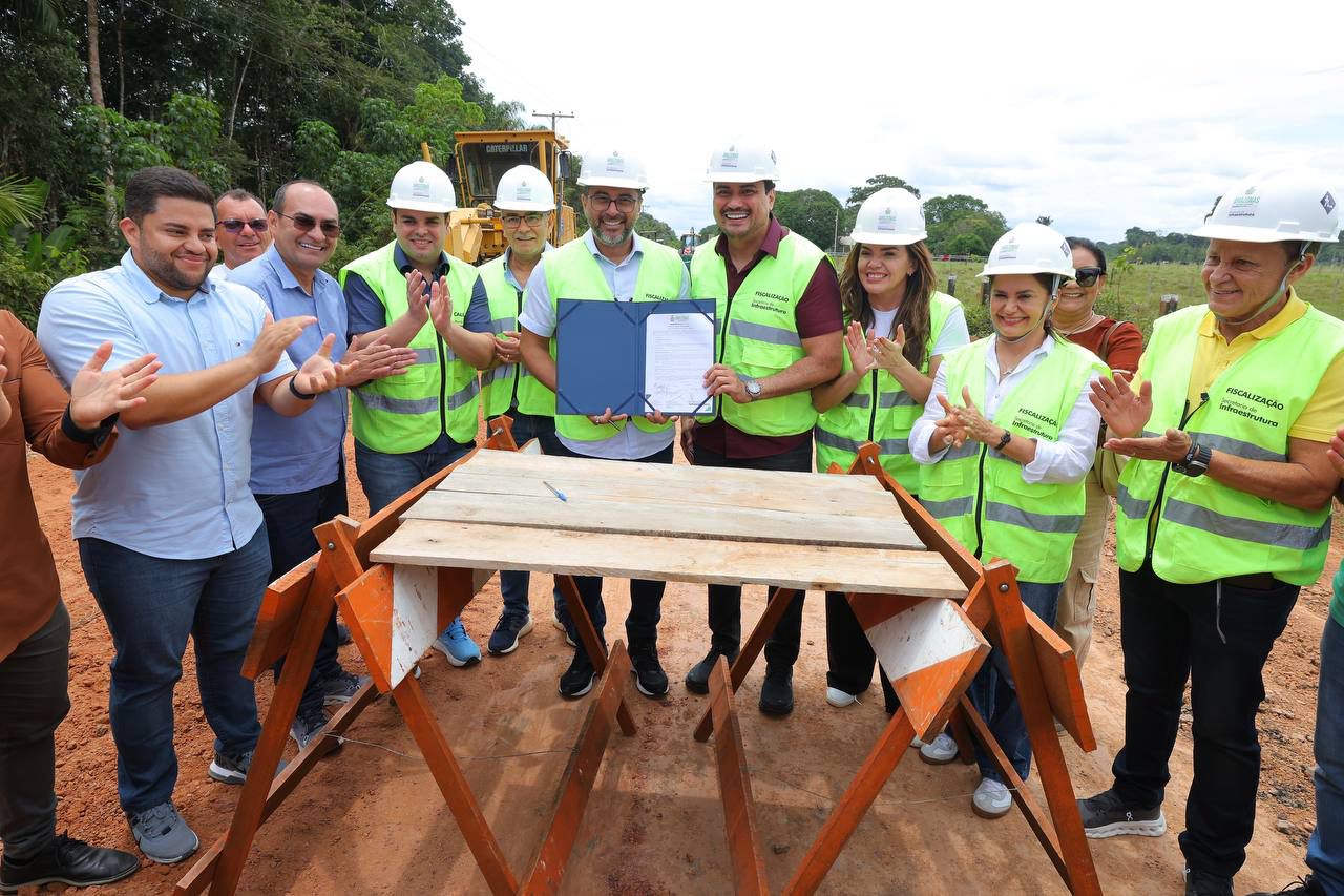Governador-Wilson-Lima-assina-ordens-de-servico-para-recuperacao-da-AM-254-e-obras-do-sistema-viario-em-Autazes-1_foto-Alex-Pazuello-e-Diego-Peres-Secom